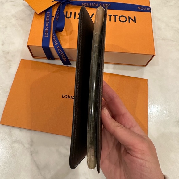 Authentic Louis Vuitton Phone case. - Picture 3 of 6